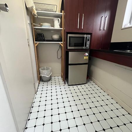 Cosy Motel Studio Apartment In Central City-Up To 2 Beds Крайстчърч Екстериор снимка