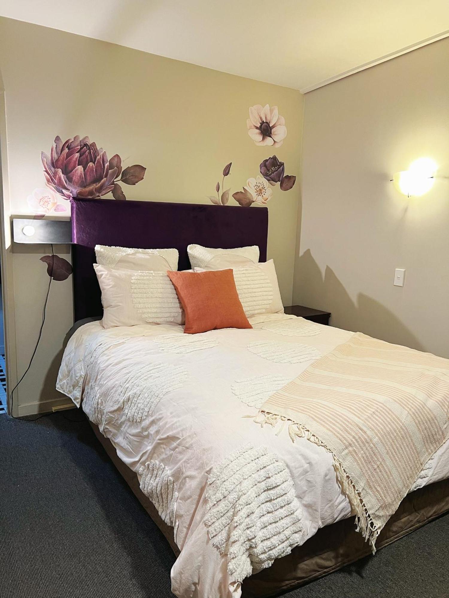 Cosy Motel Studio Apartment In Central City-Up To 2 Beds Крайстчърч Екстериор снимка