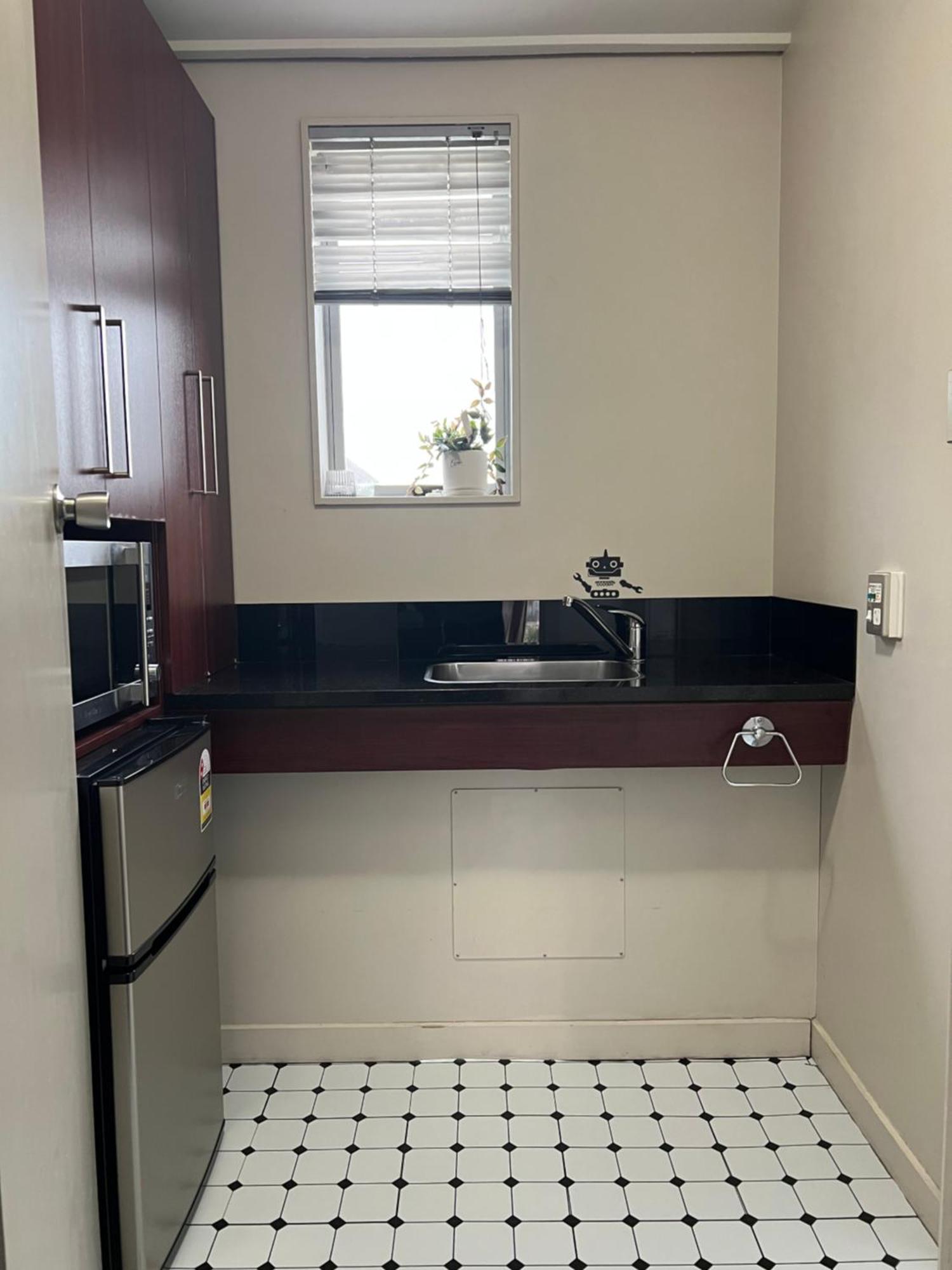 Cosy Motel Studio Apartment In Central City-Up To 2 Beds Крайстчърч Екстериор снимка